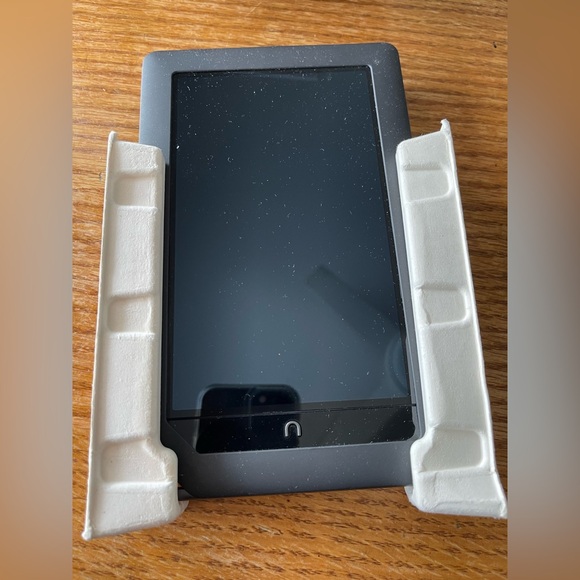 “Nook Color”- BNRV200- For Parts Only - Picture 3 of 4